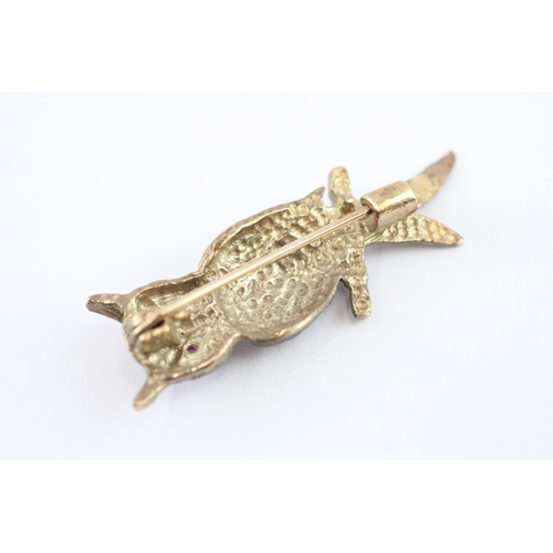 2 - 9ct gold vintage ruby owl brooch (6g)