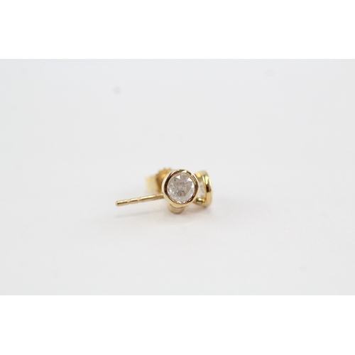 48 - 9ct gold diamond stud earrings (0.5g)