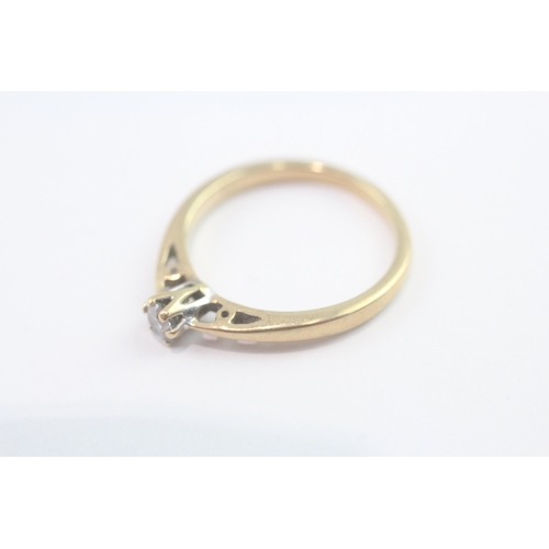 61 - 9ct gold diamond solitaire ring (2.7g) Size Q 1/2