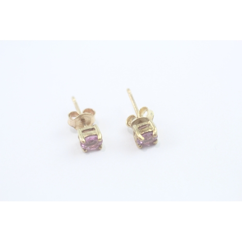 72 - 9ct gold pink sapphire stud earrings (0.7g)