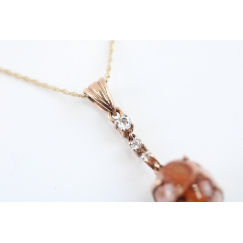 76 - 9ct gold agate & white gemstone drop pendant necklace (4.1g)