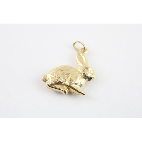 84 - 2x 9ct gold enamel ladybird & rabbit charm (1.4g)