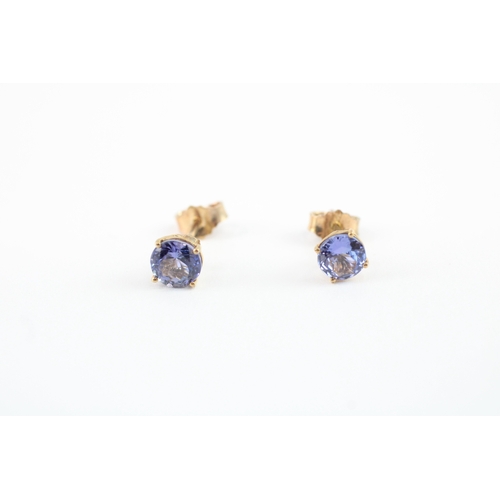 94 - 9ct gold tanzanite stud earrings (1.3g)