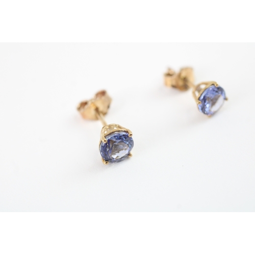 94 - 9ct gold tanzanite stud earrings (1.3g)