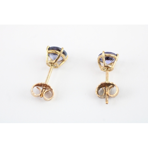 94 - 9ct gold tanzanite stud earrings (1.3g)