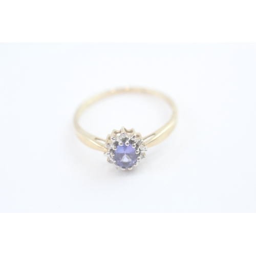 95 - 9ct gold diamond and tanzanite cluster ring (1.7g) Size O 1/2