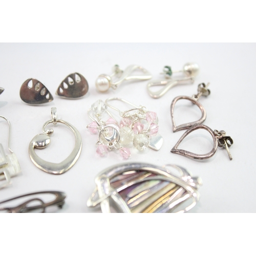 Collection of Sterling Silver Malcolm Gray Jewellery inc. Celtic x 10 (44g)