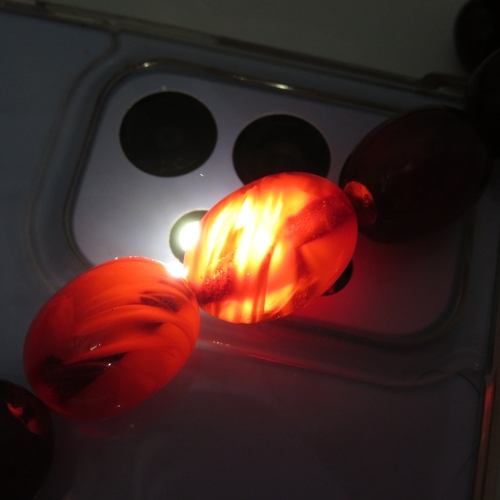 224 - Cherry Bakelite Necklace w/ Internal Streaking, Graduated (84g)