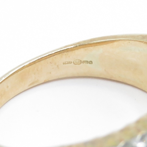 14 - 9ct Gold Diamond Dress Ring (7.1g) Size P