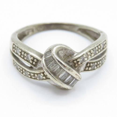 17 - 9ct Gold Vari-Cut Diamond Lovers Knot Ring (2.5g) Size J