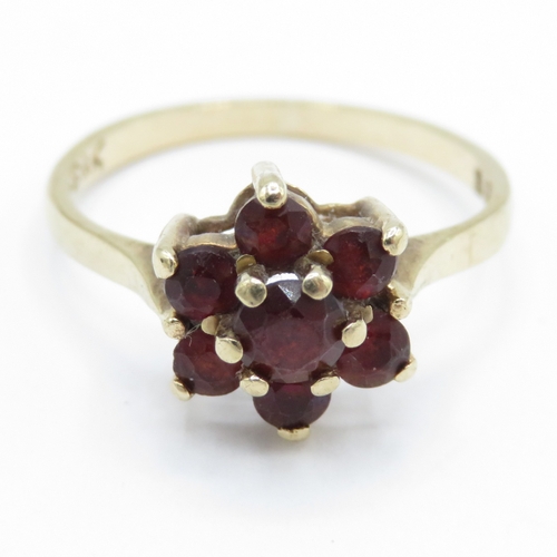 57 - 9ct Gold Garnet Floral Cluster Ring  (1.5g) Size J