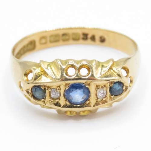 7 - 18ct Gold Diamond and Sapphire Boat Ring (2.2g) Size N