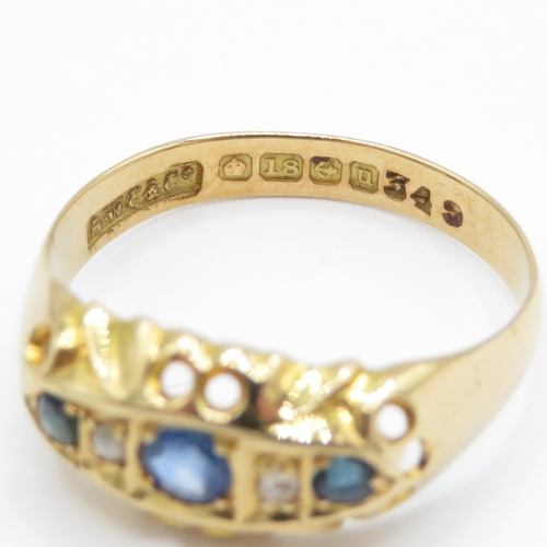 7 - 18ct Gold Diamond and Sapphire Boat Ring (2.2g) Size N