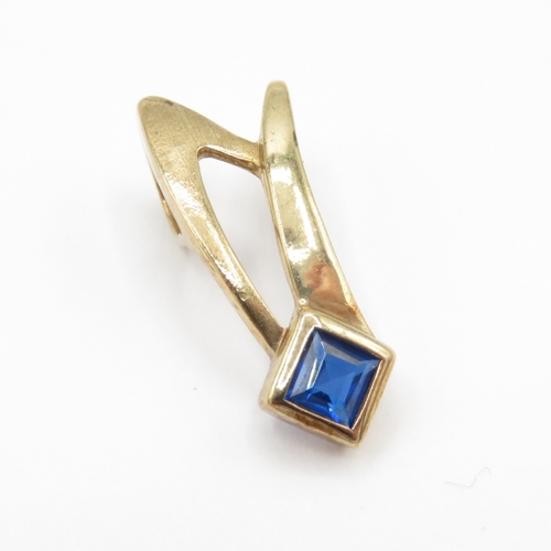 20 - 9ct Gold Synthetic Spinel Pendant (1.1g)