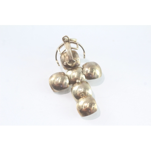 148 - 9ct gold & silver masonic ball charm (7.5g)