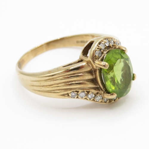 19 - 9ct Gold Peridot and Diamond Ring London 1993 (5g) Size N