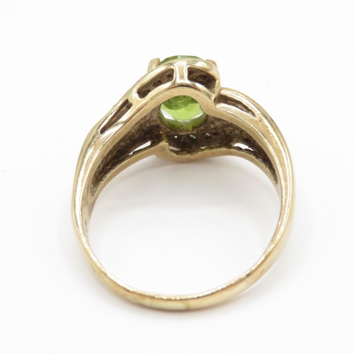 19 - 9ct Gold Peridot and Diamond Ring London 1993 (5g) Size N