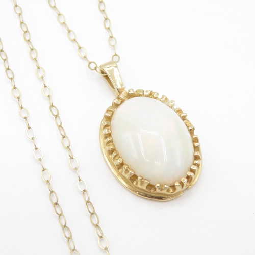 26 - 9ct gold opal pendant necklace (2.4g)
