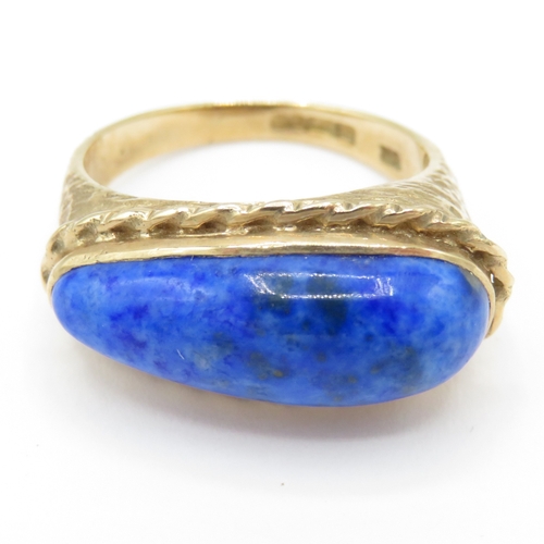 28 - 9ct gold 1970's lapis lazuli dress ring (4.5g) Size K
