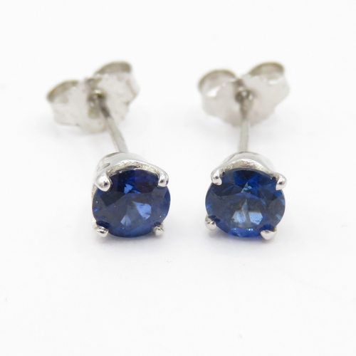47 - 9ct gold sapphire studs earrings (0.8g)