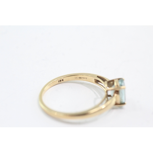 23 - 18ct gold aquamarine solitaire ring (2.5g) Size Q 1/2