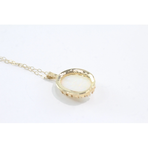 26 - 9ct gold opal pendant necklace (2.4g)