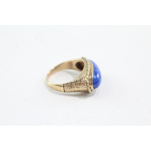 28 - 9ct gold 1970's lapis lazuli dress ring (4.5g) Size K