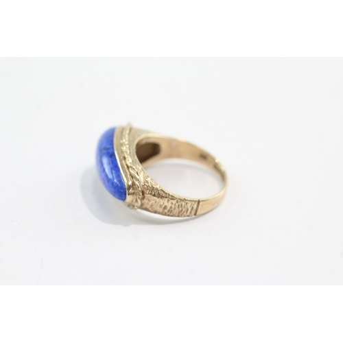 28 - 9ct gold 1970's lapis lazuli dress ring (4.5g) Size K