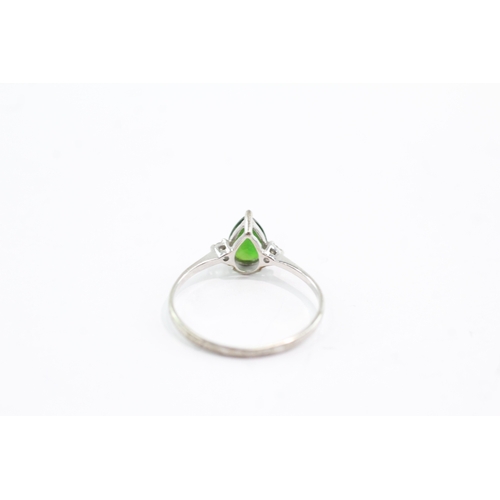 29 - 9ct gold diopside & diamond trilogy ring (1g) Size N 1/2