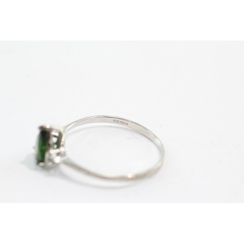 29 - 9ct gold diopside & diamond trilogy ring (1g) Size N 1/2