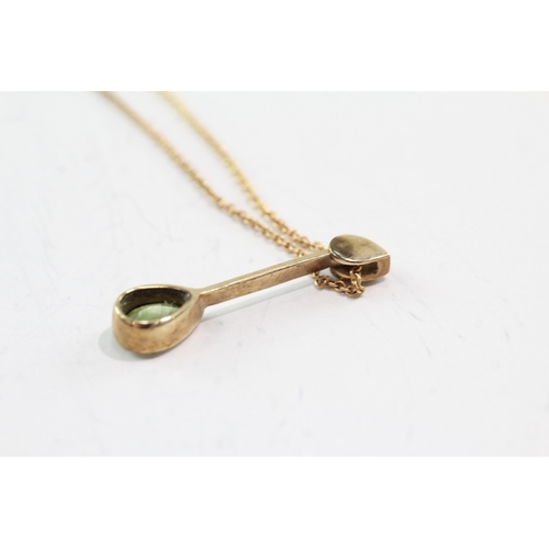 32 - 9ct gold peridot pendant (2.6g)