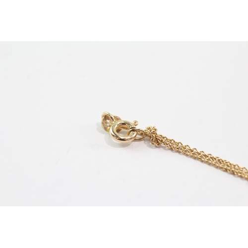 32 - 9ct gold peridot pendant (2.6g)
