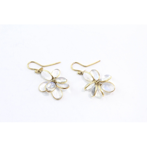 37 - 15ct gold moonstone chandelier earrings (2.9g)