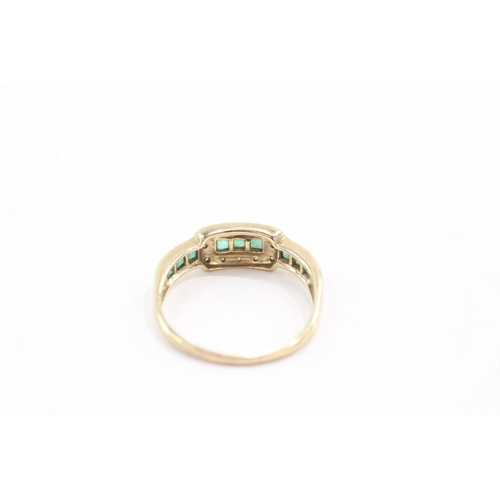 39 - 9ct gold emerald diamond ring (1.9g) Size R