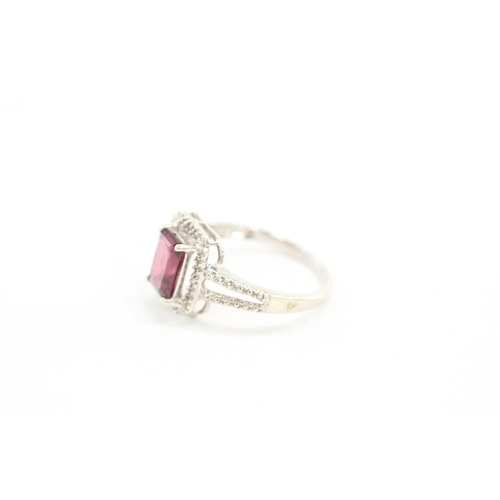 40 - 9ct gold garnet diamond rectangle halo ring (2.5g) Size N