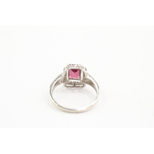 40 - 9ct gold garnet diamond rectangle halo ring (2.5g) Size N