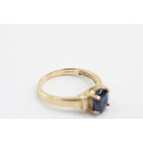 51 - 9ct gold four claw sapphire solitaire ring (2.9g) Size N