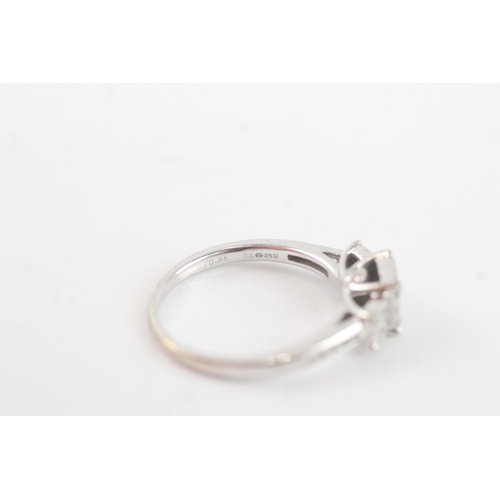 56 - 9ct gold diamond ring (2.5g) Size M