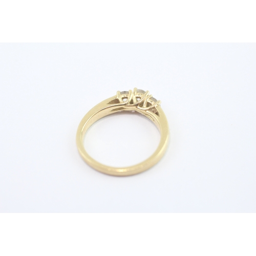 13 - 18ct gold diamond trilogy ring (3.5g) Size K