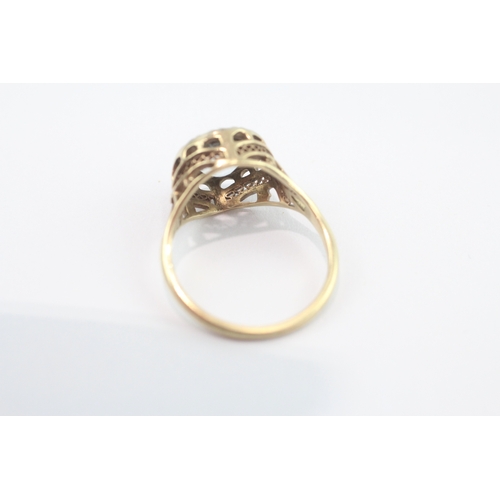 16 - 9ct gold aquamarine ring (2.3g) Size K