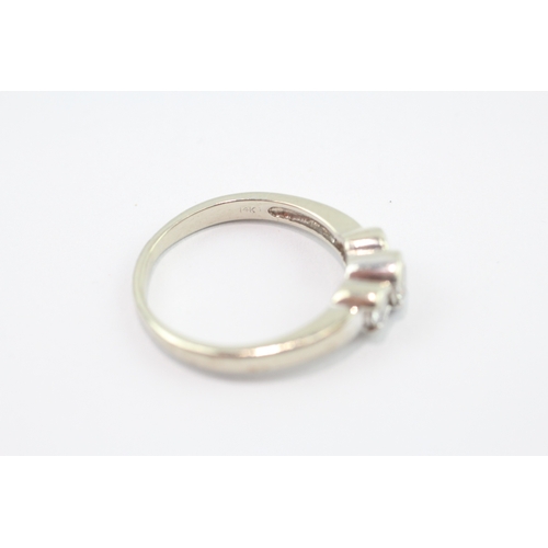 18 - 14ct white gold diamond trilogy ring (3.6g) Size O