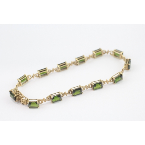 2 - 9ct gold green tourmaline link bracelet (9.5g)