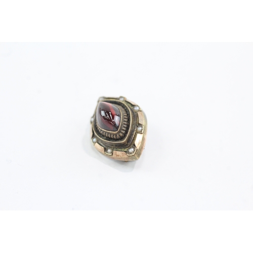 21 - 15ct gold antique garnet marquise cabochon split pearl brooch (3.5g)