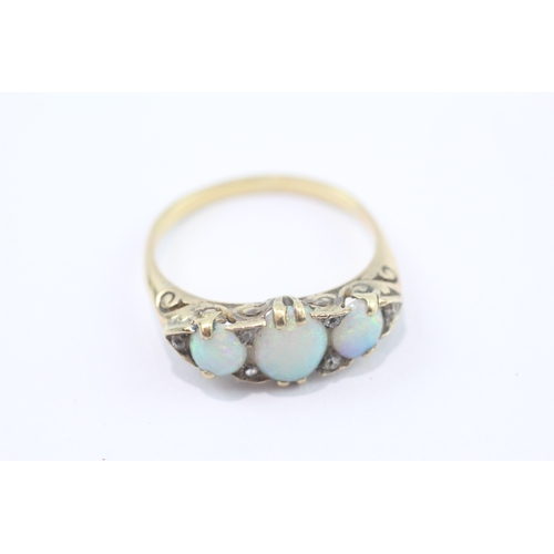 26 - 18ct gold opal diamond boat ring (3.9g) Size R