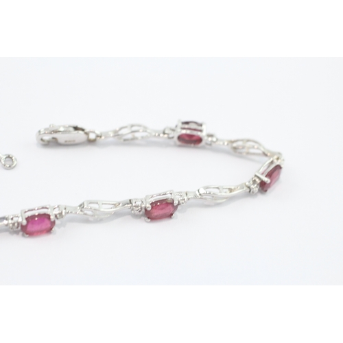 32 - 14ct white gold ruby diamond link bracelet (5.8g)