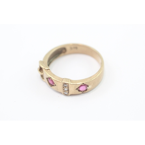 34 - 9ct gold ruby diamond belt buckle ring (3.3g) Size P