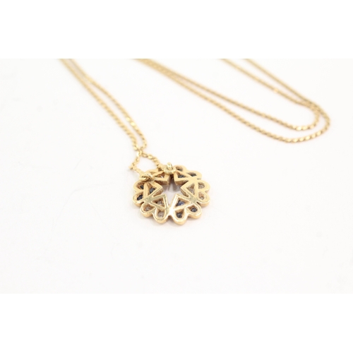 41 - 18ct gold sapphire diamond heart cluster pendant necklace (3.4g)