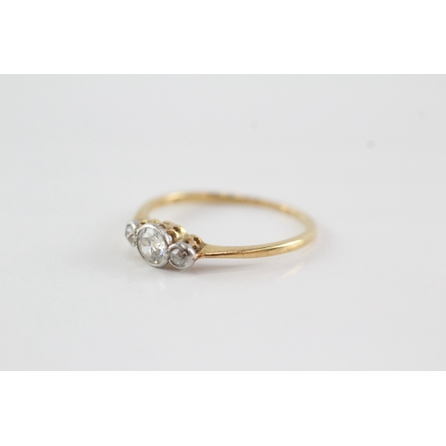 46 - 18ct gold platinum old cut diamond three stone ring (1.5g) Size M
