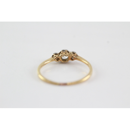 46 - 18ct gold platinum old cut diamond three stone ring (1.5g) Size M