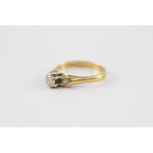 49 - 18ct gold diamond three stone ring (2.4g) Size J 1/2